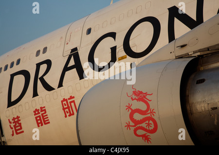 Avion Dragonair livery tailfin logo de queue Banque D'Images