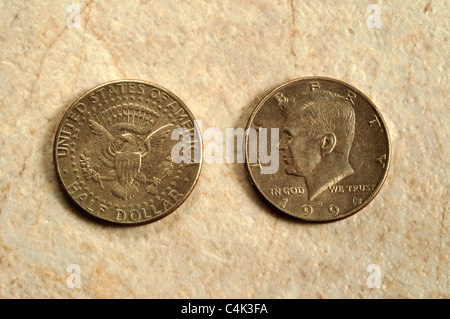 Les vues avant et arrière d'un cinquante cents US. Banque D'Images