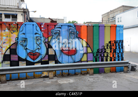 Graffiti par la gare d'Austerlitz à Paris, France. Banque D'Images