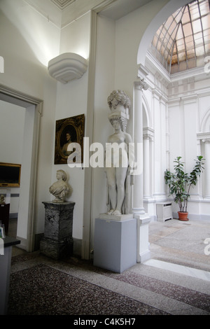 Galerie de sculptures au Musée des Beaux Arts Jules Cheret Nice France Banque D'Images