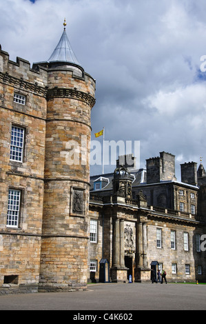 Avant de l'ouest du palais de Holyrood, Canongate, Vieille Ville, Edinburgh, Lothian, Ecosse, Royaume-Uni Banque D'Images