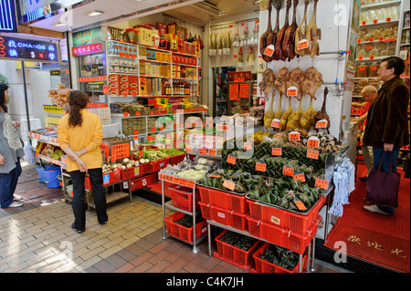 Une épicerie dans le Causeway Bay, l'île de Hong Kong, Chine. Banque D'Images