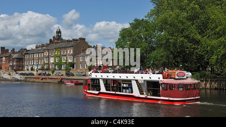 Croisière sur la rivière Ouse, York, Yorkshire, Angleterre Banque D'Images