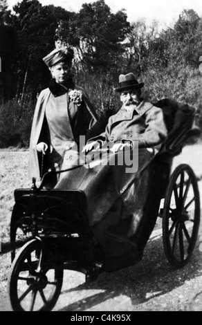 La Reine Mary et KING GEORGE V Famille royale 01 mai 1935 MAISON CRAIGWEIL ANGLETERRE Bognor Regis Banque D'Images