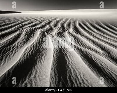 Des modèles dans le sable après une tempête de vent intense. Death Valley National Park, Californie Banque D'Images
