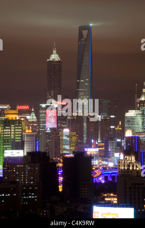 Jin Mao Tower et Centre mondial des finances de Shanghai, les deux plus hauts immeubles de Shanghai la nuit, Shanghai, Chine Banque D'Images