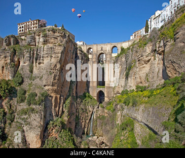 Es - Andalousie : Puente Nuevo à ronda Banque D'Images