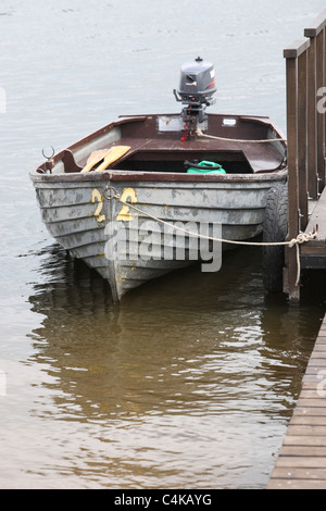 Bateaux de pêcheurs au réservoir Blithfield Banque D'Images