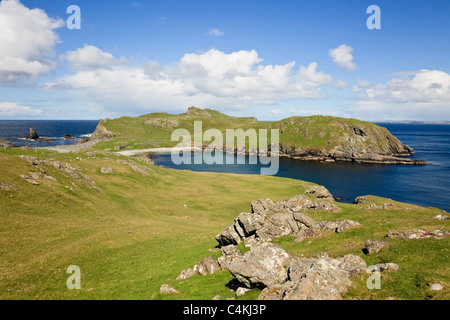 Fethaland, Northmavine, îles Shetland, Écosse, Royaume-Uni. Vue de Bay et l'emplacement de l'ancienne station de pêche Haaf Banque D'Images