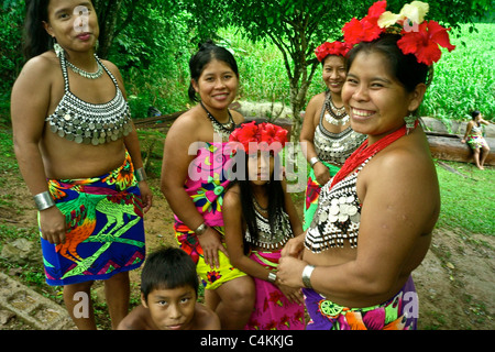 Communautés Embera sont dispersés dans ce désert à la frontière, en grande partie protégés dans les parcs nationaux, y compris 318 000 acres Chagres Banque D'Images