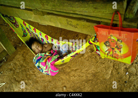 Communautés Embera sont dispersés dans ce désert à la frontière, en grande partie protégés dans les parcs nationaux, y compris 318 000 acres Chagres Banque D'Images