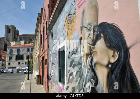 Jose Saramago et Pilar del Rio, un graffiti sur un mur près de la Fondation Saramago, Lisbonne, Portugal Banque D'Images