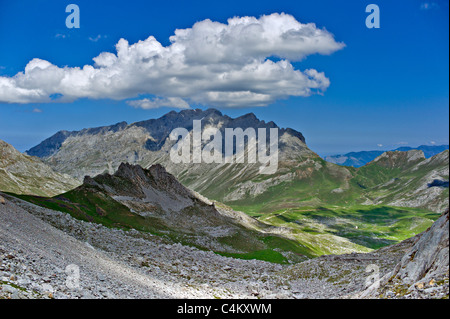 Les Picos de Europa au-dessus de Fuente De, en Cantabrie. Promenades variées sont accessibles par téléphérique. Banque D'Images