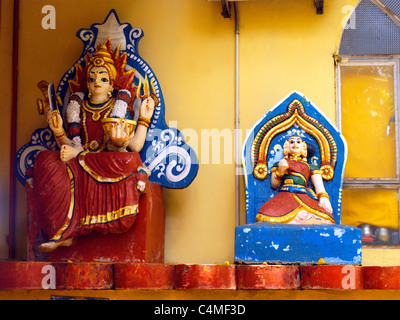 Medine Maurice dieux hindous au Tamil Temple Hindou pour les travailleurs de la canne à sucre de tantrique Maha Kali Temple Tookay Banque D'Images