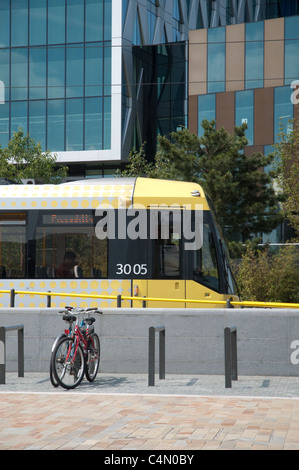 Tramway Metrolink à Media City UK, Salford Quays. Banque D'Images