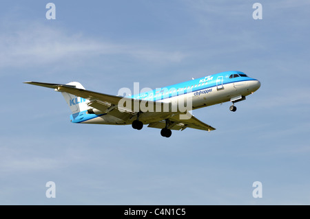 70 appareils Fokker KLM Cityhopper approchant l'aéroport de Birmingham, UK Banque D'Images