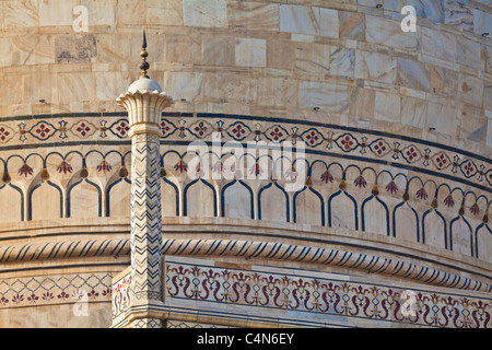 Le Taj Mahal est un mausolée situé à Agra, en Inde. C'est l'une des plus reconnaissables de structures dans le monde. Banque D'Images