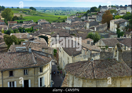 Toits de St Emilion dans la région de Bordeaux Banque D'Images