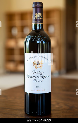 Vin Chateau Beau-Sejour Becot millésime 2006 Premier grand cru classe de St Emilion dans la région des vins de Bordeaux de France Banque D'Images