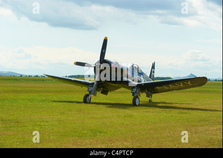 Chance Vought F4U-4 Corsair Flying Bulls Red Bull MEMORIAL AIR SHOW 2011 Roudnice nad Labem République Tchèque Banque D'Images