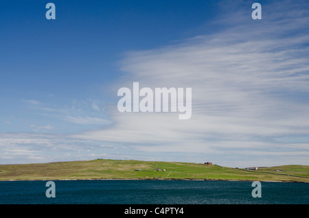 Ecosse, îles Shetland. Vue sur l'île de Bressay depuis le continent ville de Lerwick. Banque D'Images