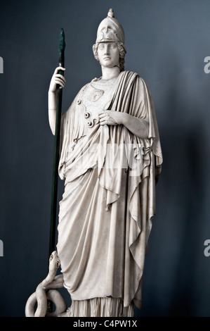 Statue de la déesse Athéna - Musées du Capitole Braccio Nuovo gallery, Italie Banque D'Images