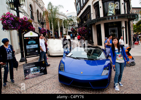 Boutiques sur Via Rodeo off de Rodeo Drive à Beverly Hills, en Californie, en 2011 Banque D'Images