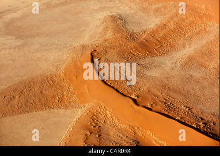 Vue aérienne de dunes de sable du désert, Namibie Banque D'Images