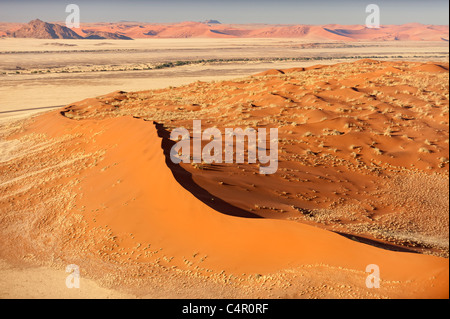 Vue aérienne de dunes de sable du désert, Namibie Banque D'Images