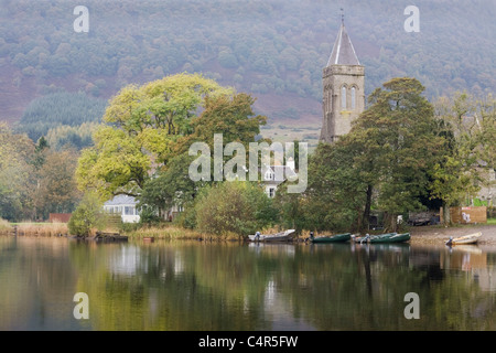 Église de Menteith Port, Lac de Menteith, Trossachs, Perthshire, Écosse Banque D'Images