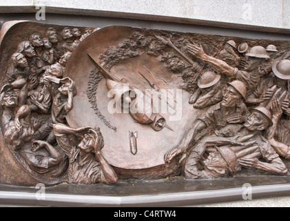 La bataille d'Angleterre Bronze World War 2 memorial monument sculpture par Paul jour Victoria Embankment London angleterre Europe Banque D'Images