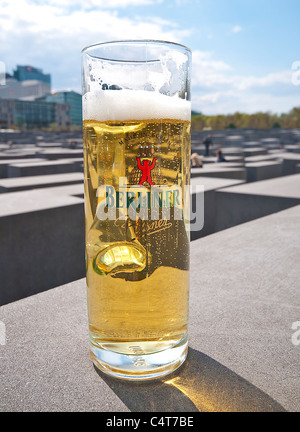Une pinte de Berliner Pilsner, Berlin, Allemagne Banque D'Images