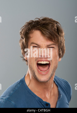 Homme hurlant Banque D'Images