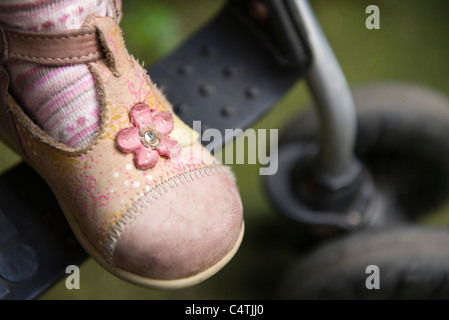 Baby Girl's shoe, close-up Banque D'Images