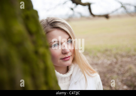 Jeune femme Banque D'Images