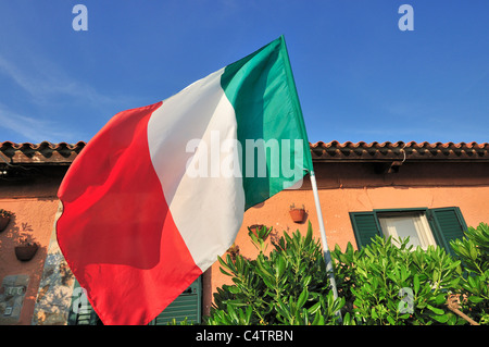 Des potages intérieurs avec drapeau italien à l'extérieur de l'île de Caprera, dans le Parco Nazionale dell' Arcipelago di la Maddalena, en Sardaigne Banque D'Images