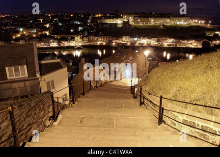 Étapes menant à l'abbaye de Whitby Banque D'Images