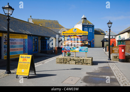 Centre touristique, Land's End, Penn un Bergamo, Cornwall, England, UK Banque D'Images