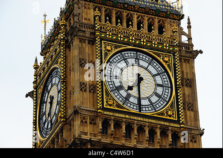 St Stephen's Tower (Big Ben), au-dessus des maisons du Parlement, Londres Banque D'Images