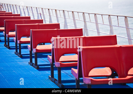 Un abstract pattern photo de sièges vides sur un ferry. Banque D'Images