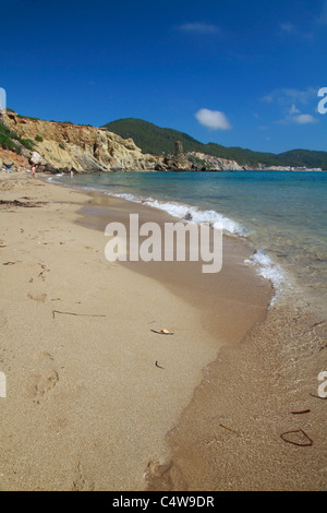 Vue de la plage d'Es Figueral, Ibiza, Espagne Banque D'Images