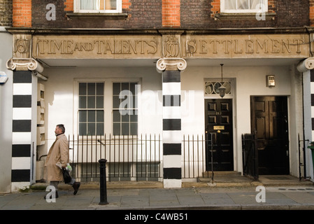 Bermondsey Street Londres SE1 UK temps et talents la construction des colonies 1907 HOMER SYKES Banque D'Images