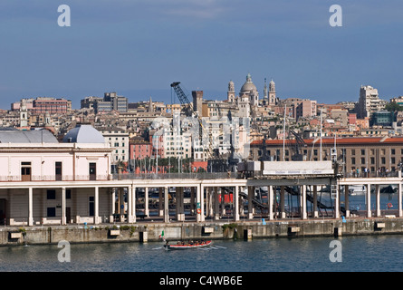 Stazione Marittima et cityscape - Gênes - Italie Banque D'Images