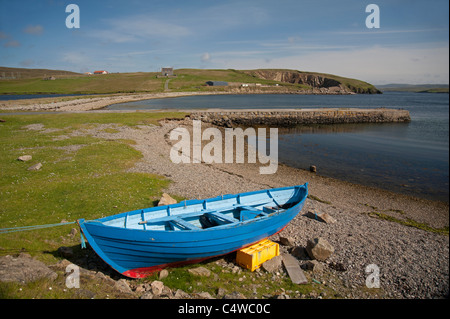 Bateau de pêche au homard échoués Voe Toft, Mossbank, îles Shetland, en Écosse. 7280 SCO Banque D'Images