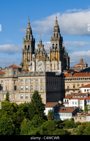 Santiago de Compostela cathedral dominant l'horizon de la ville. Banque D'Images