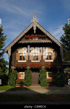 Maison en bois dans la colonie russe Alexandrowka, Potsdam, Brandebourg, Allemagne, Europe Banque D'Images