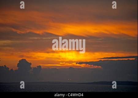 Soirée coucher de soleil sur les îles Orkney sur les Pentland Firth. 7315 SCO Banque D'Images