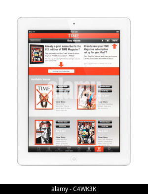 L'iPad 2 avec numéro électronique de la revue Time online store sur son afficheur. Isolé sur fond blanc. Banque D'Images