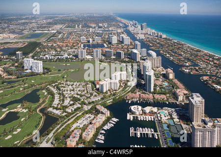 USA,Floride,Miami cityscape as seen from air Banque D'Images