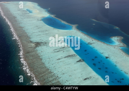 Vue aérienne d'un atoll Banque D'Images
